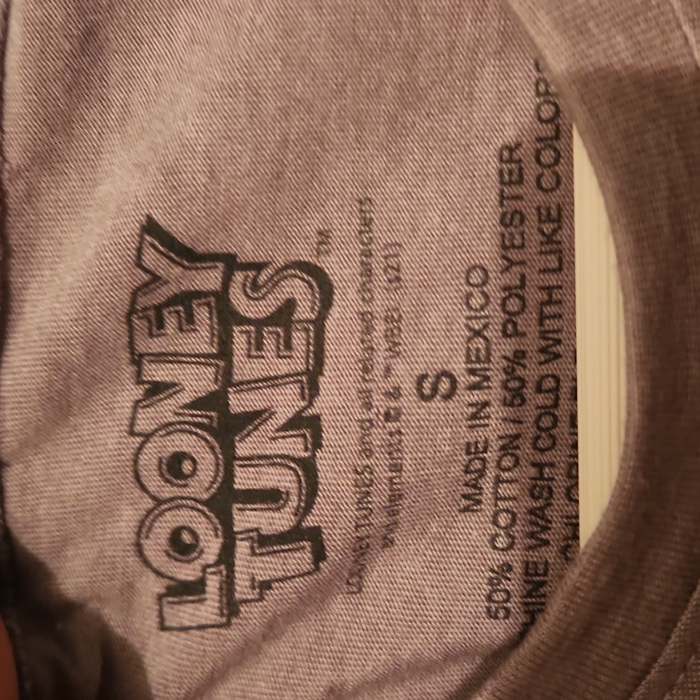 Looney Tunes T Shirt size Small. Multicolor - Picture 2 of 4